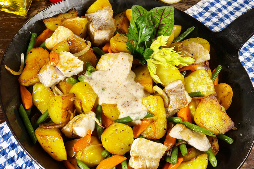 Pannfisch mit Kartoffeln und Senfsoße